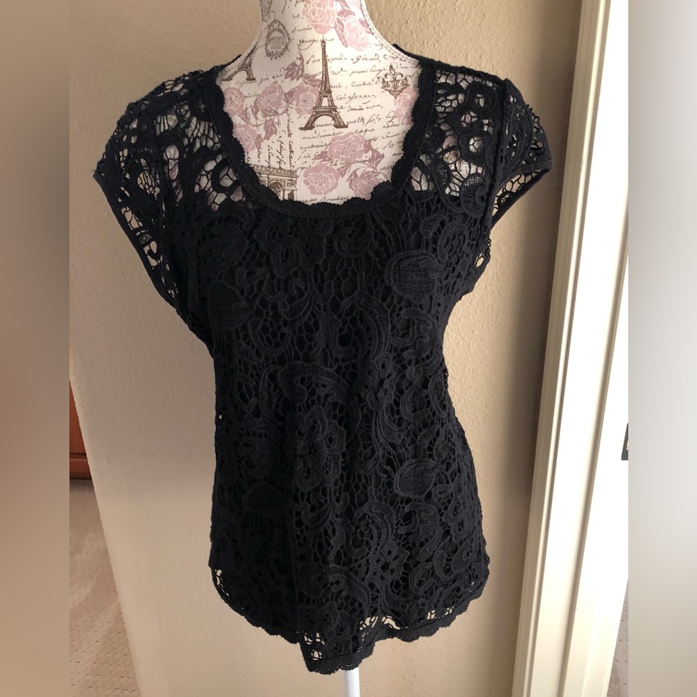 Beautiful Black lace Ella Moss top like new size Large. Great holiday party top.